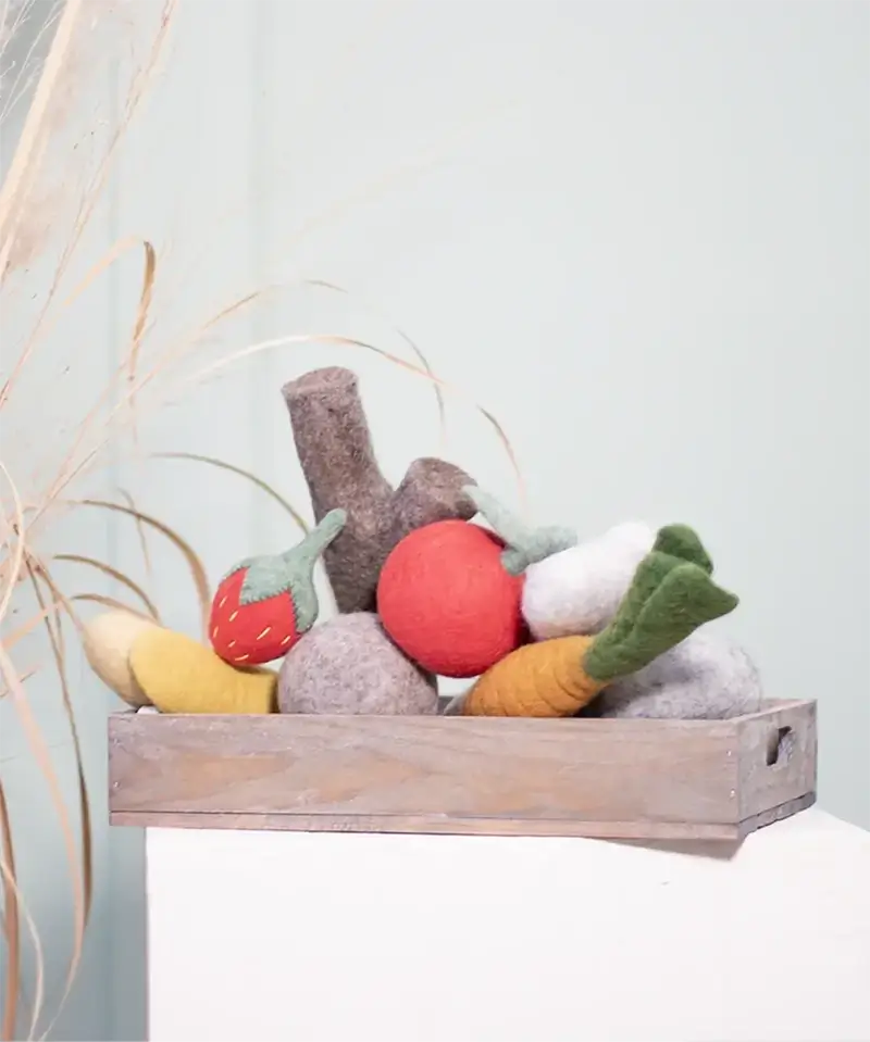 BUDDY. Hundespielzeug aus Wollfilz "Knochen"