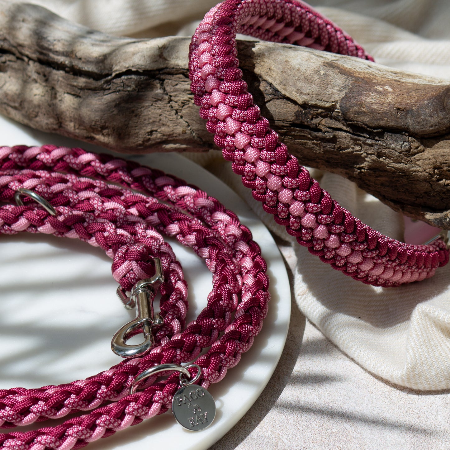 Handgefertigtes Set aus Halsband und Leine