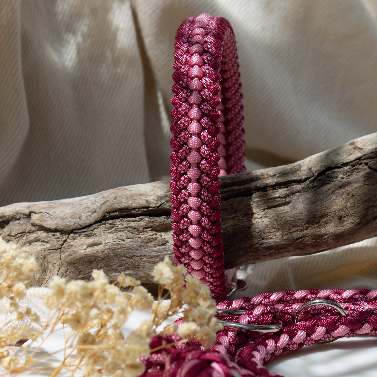 Halsband aus Paracord im Muster COVENANT