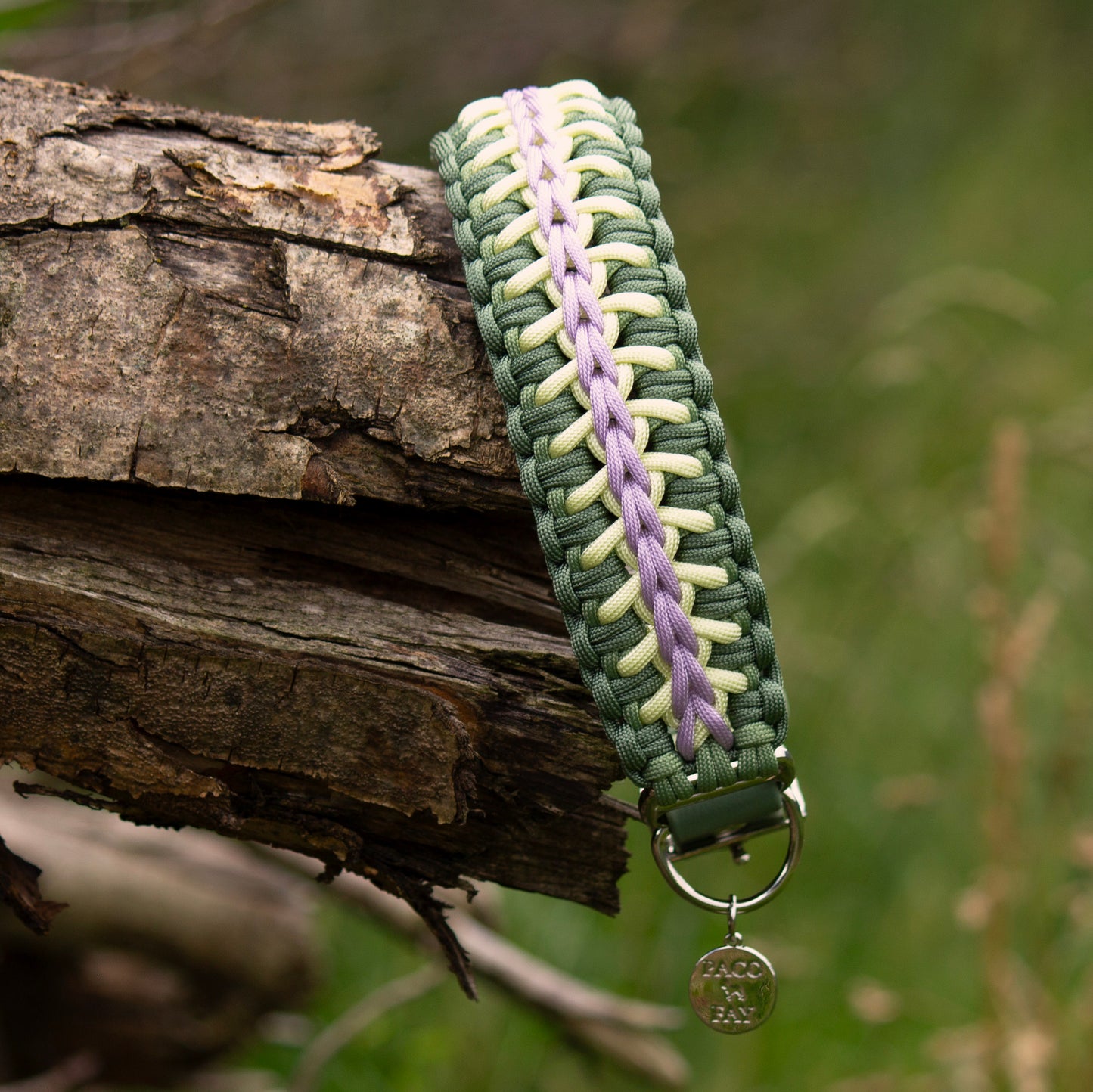 Halsband INFINITY aus Paracord für mittelgroße Hunde