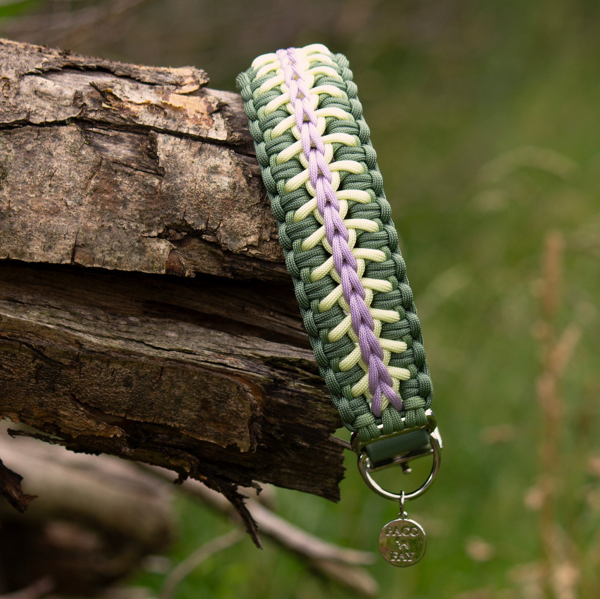 Halsband INFINITY aus Paracord für mittelgroße Hunde