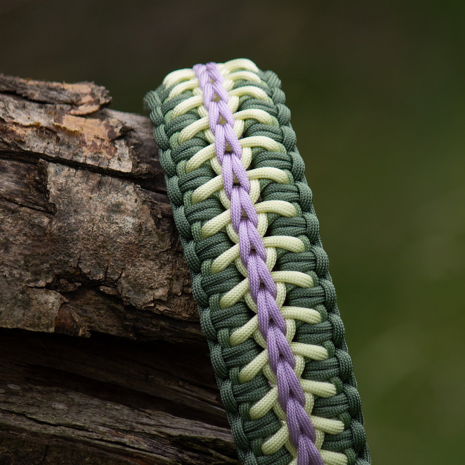 Halsband INIFINTY aus Paracord für mittelgroße und große Hunde 