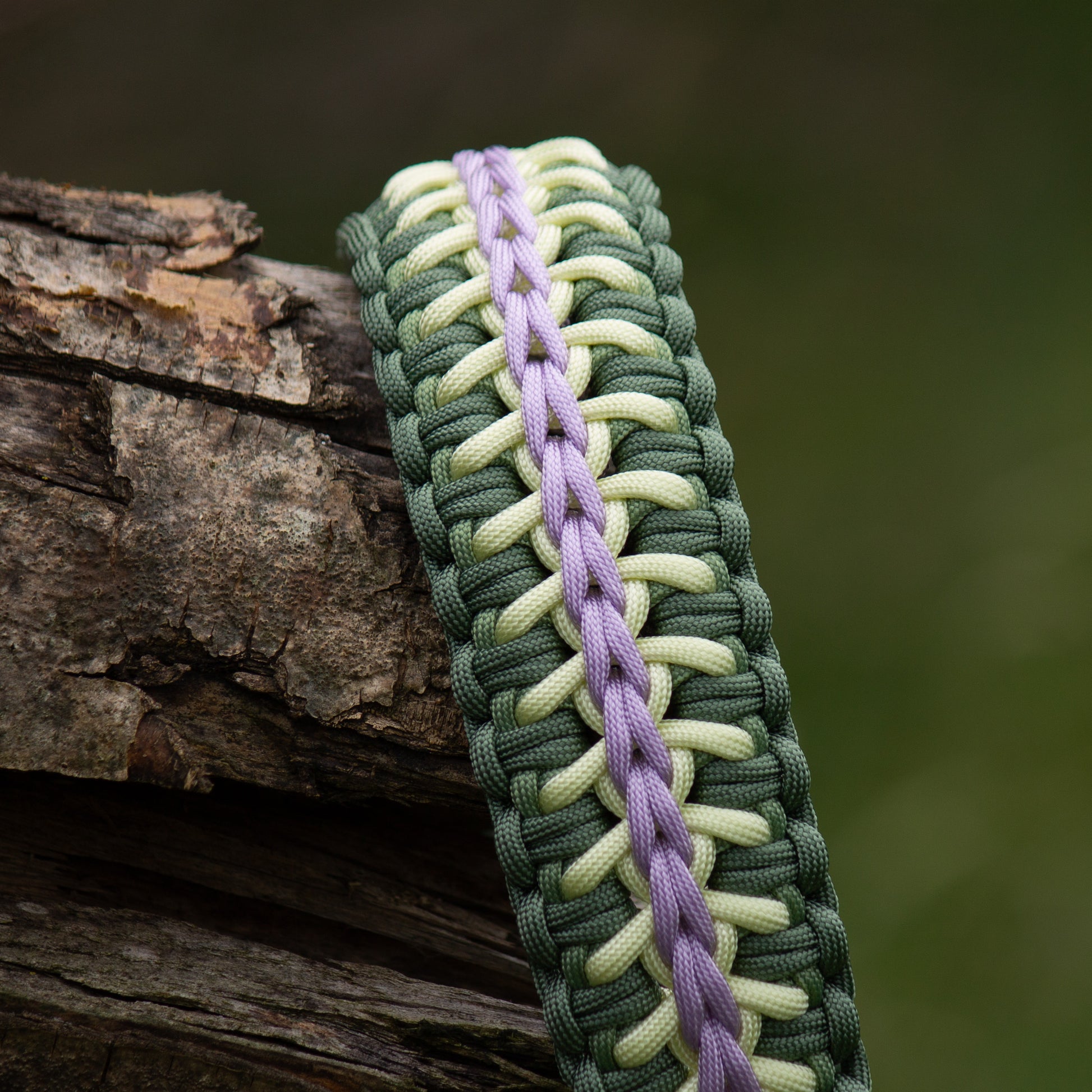 Halsband INIFINTY aus Paracord für mittelgroße und große Hunde 