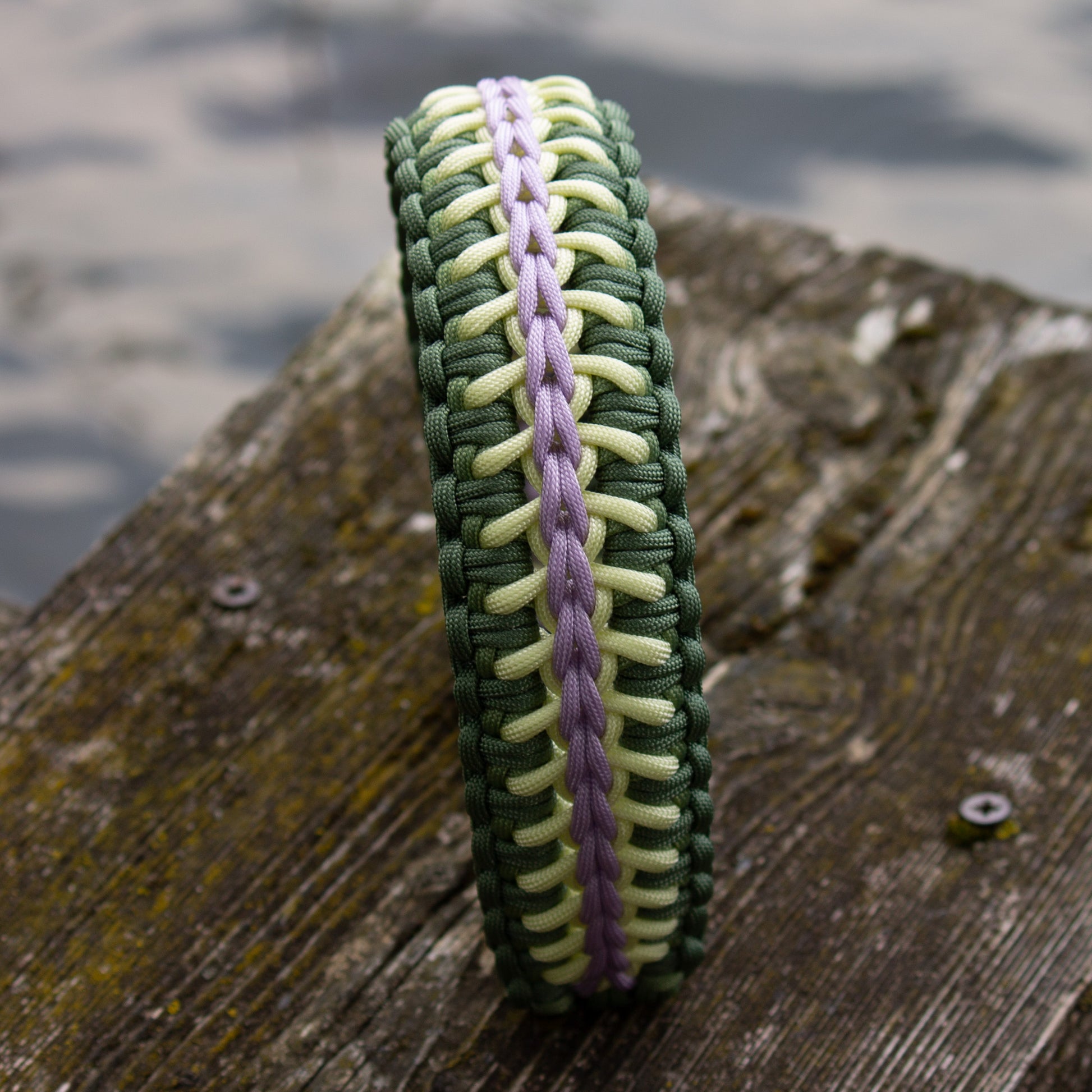 Halsband aus Paracord Modell INFINITY