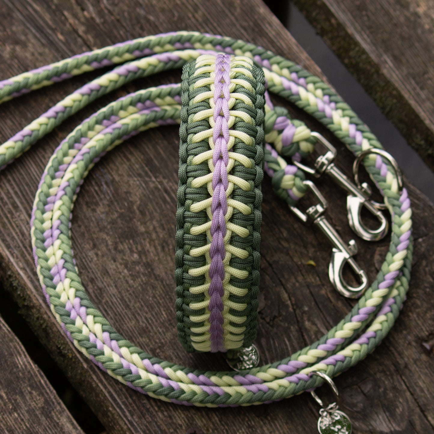 Paracord Halsband und Leine in grün und pastell gelb