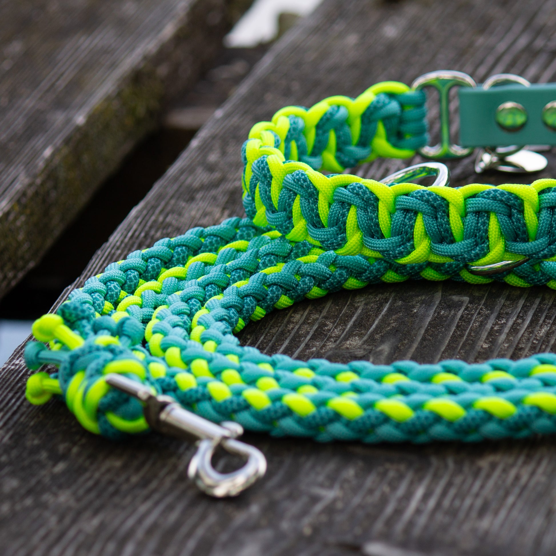 Paracord Halsband und Leine in Türkis und Neon Gelb