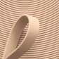 Nahaufnahme von sand-beiger BioThane Beta Standard Meterware (Farbcode POWDER TAN TN52D) mit matter, lederähnlicher Struktur für Hundeleinen und Reitsport.