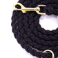 Paracord Hundeleine in schwarz mit Messing Beschlägen