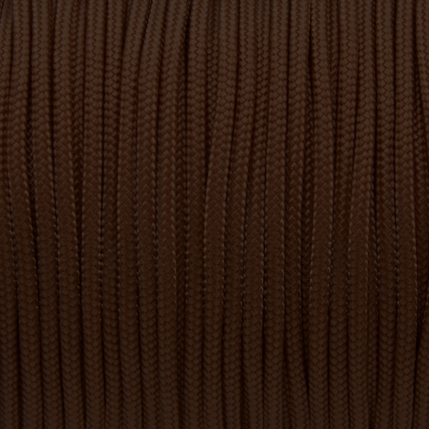 Hochwertiges Paracord 100 Typ I Chocolate Brown als Meterware für DIY-Hundezubehör.