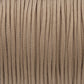 Nahaufnahme von einfarbigem Paracord 100 Typ I in Mocca als Meterware für feines DIY-Hundezubehör.