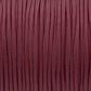 Nahaufnahme von einfarbigem Paracord 100 Typ I in Viva la Vino als Meterware für feines DIY-Hundezubehör.