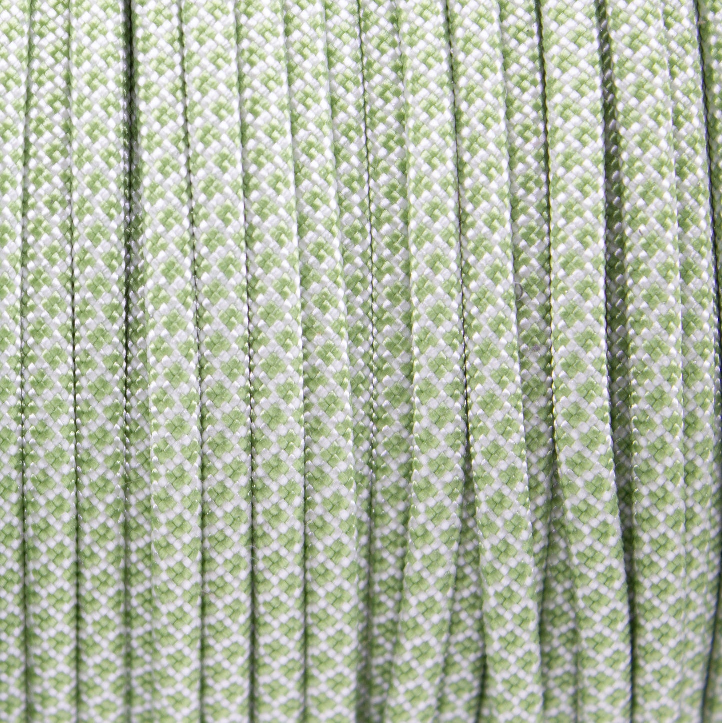 Meterware 550 TYP III Parachute Cord in der Farbe: WHITE & HOLY GUACAMOLE DIAMONDS